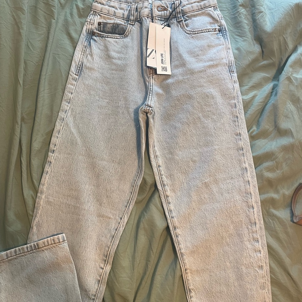 ZARA High Rise Mom Jeans NWT- Light Wash- Size 0